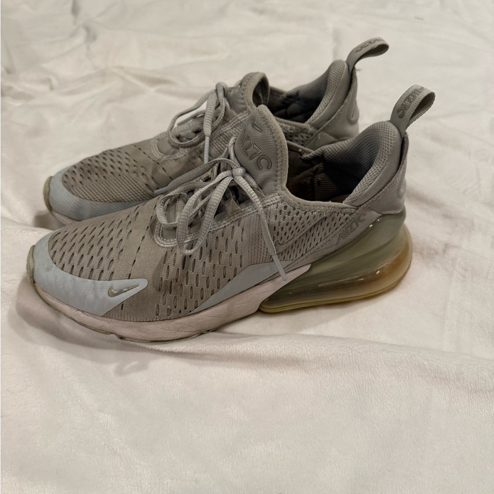 women’s size 8 nike sneakers